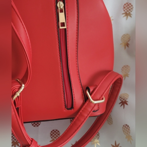 ALYSSA PURSE/BACKPACK  π₯ - Picture 13 of 16